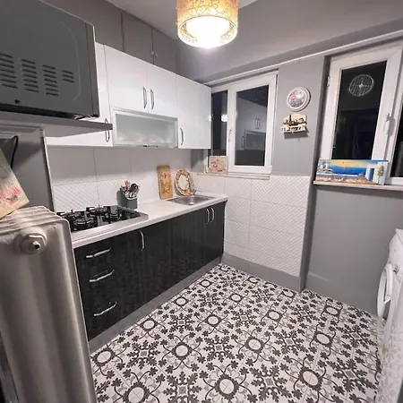 Lovely 2 Bedroom In Osmanbey Estambul