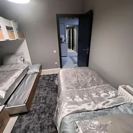 Lovely 2 Bedroom In Osmanbey * Estambul